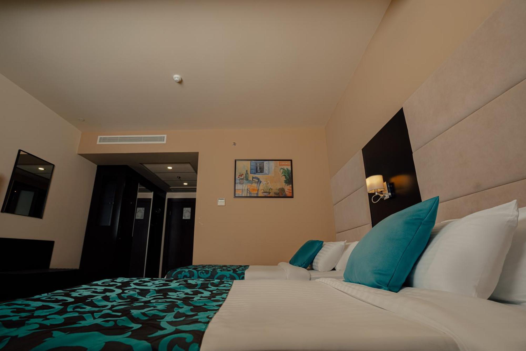 Carmel Hotel Рамала Екстериор снимка